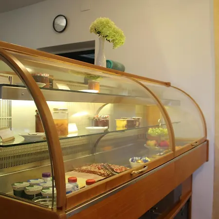 Grad Alojamento de Acomodação e Pequeno-almoço Kojsko