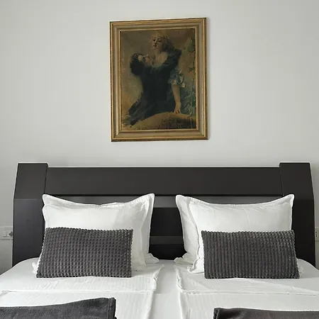 Bed & Breakfast Grad 3*