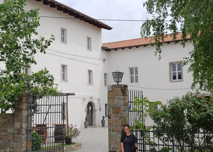 Grad Nočitev z zajtrkom