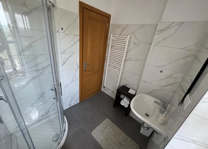 Grad Nočitev z zajtrkom Kojsko